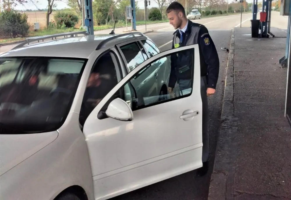 Depistaţi la volan, deşi aveau dreptul de a conduce suspendat