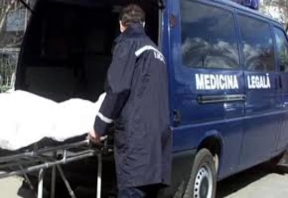 Un bărbat bătut în noaptea de Crăciun pe un drum din comuna Ferești, a murit într-un spital din Iași