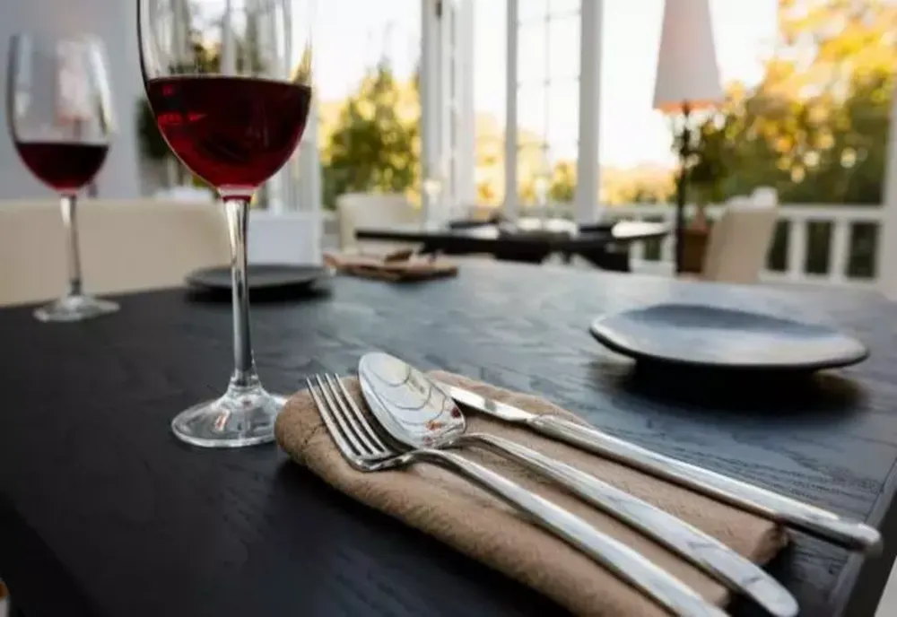 Beneficiile și dezavantajele consumului regulat de vin roșu