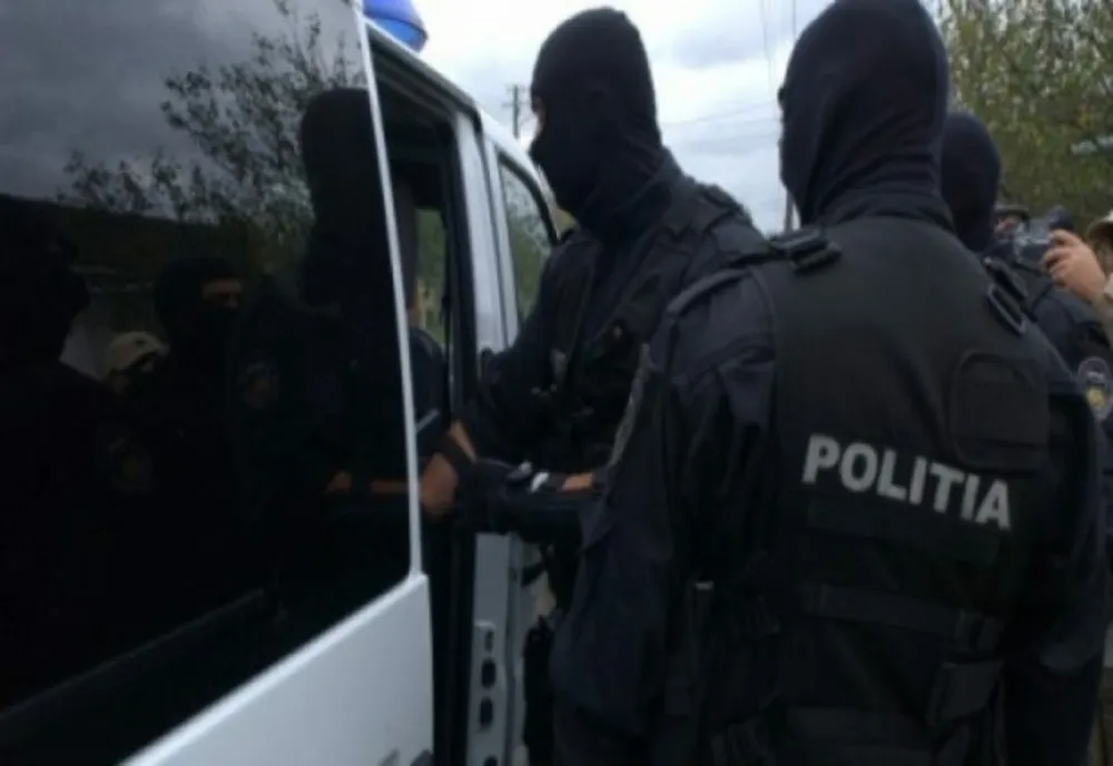 Rețineri cu mascații după o bătaie la un bar din Barboși. Șapte bărbați riscă să ajungă în arest preventiv