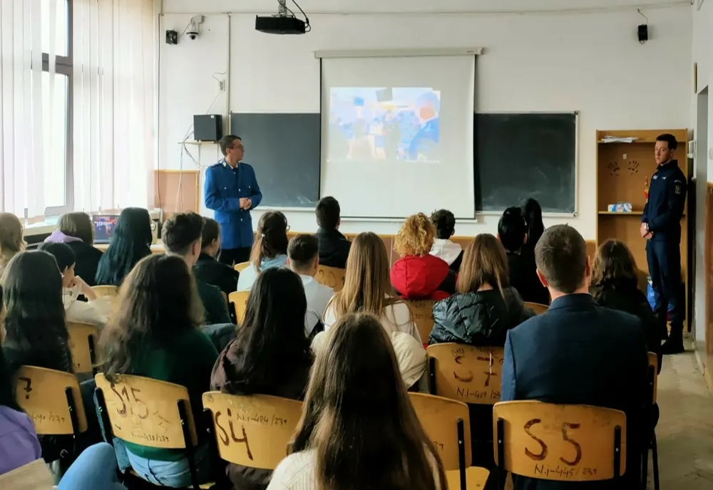 În cadrul săptămânii altfel elevii vasluieni au primit vizita jandarmilor  