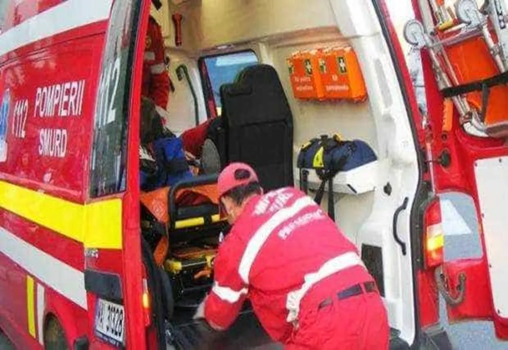 Un bărbat a murit și alte două persoane sunt grav rănite în urma unui accident între trei mașini, în Vaslui