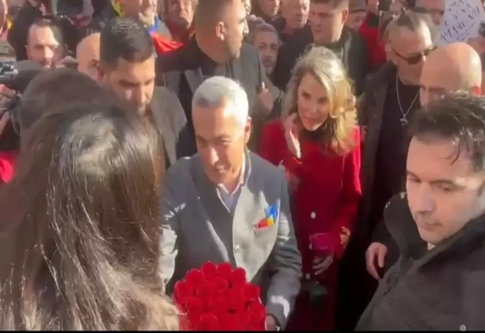 ȘEDINȚĂ CRUCIALĂ LA BEC LA ORA 18:00. DOSARUL DE CANDIDATURĂ AL LUI CĂLIN GEORGESCU, PE MASA JUDECĂTORILOR. MII DE OAMENI IES ÎN STRADĂ SĂ-L SUSȚINĂ