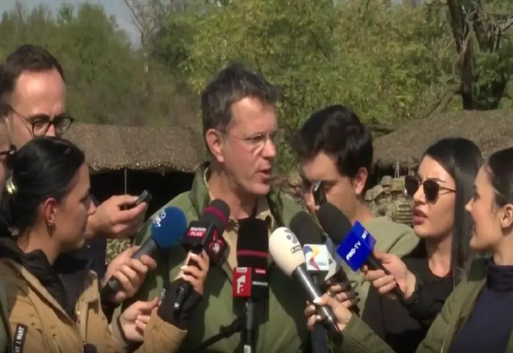 Moșteanu, rezistul care dă ordine Armatei fără să fi făcut stagiul militar, s-a făcut din nou de râs