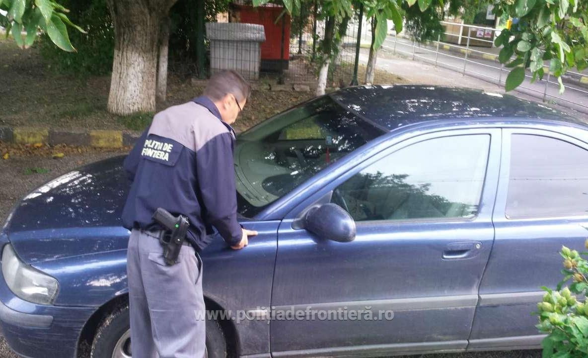 Autoturism căutat de autoritățile din Italia, descoperit în Albița