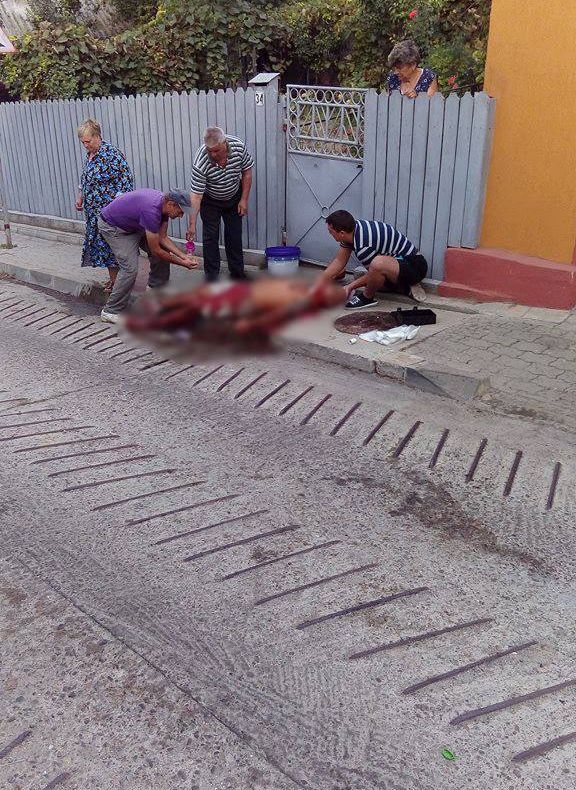 Un vasluian și-a tăiat gâtul cu flexul