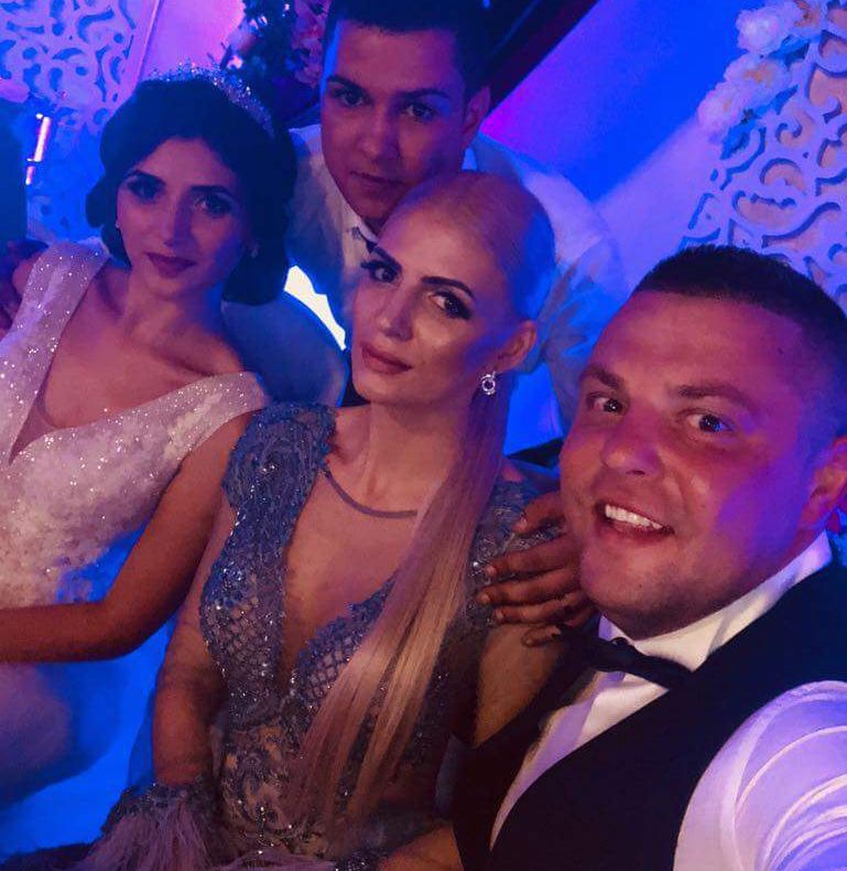 Prefectul a nășit o pereche de tineri din Huşi