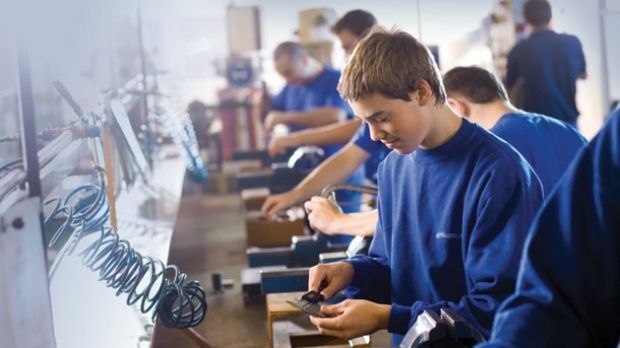 Locuri libere la clasele profesionale