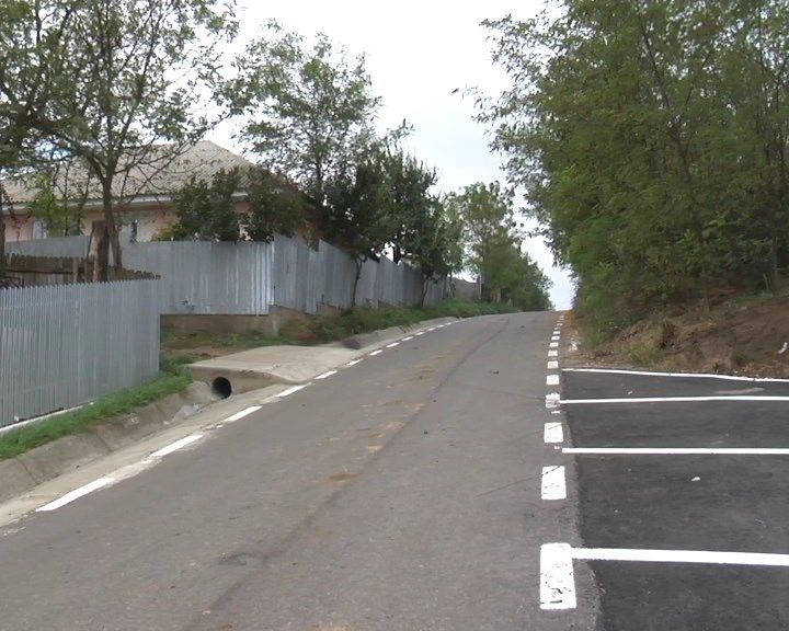 Trei drumuri naționale, asfaltate de o firmă din Vaslui