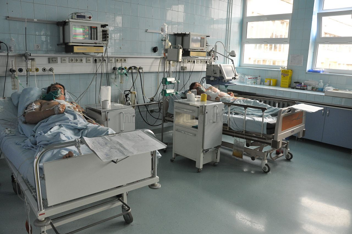 Amant băgat direct la Reanimare după ce a fost prins în casa unei femei din Coroiești