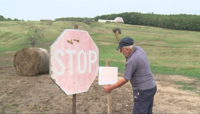 Prevenție: autoritățile bârlădene pregătesc un teren pentru animalele moarte ucise de pestă