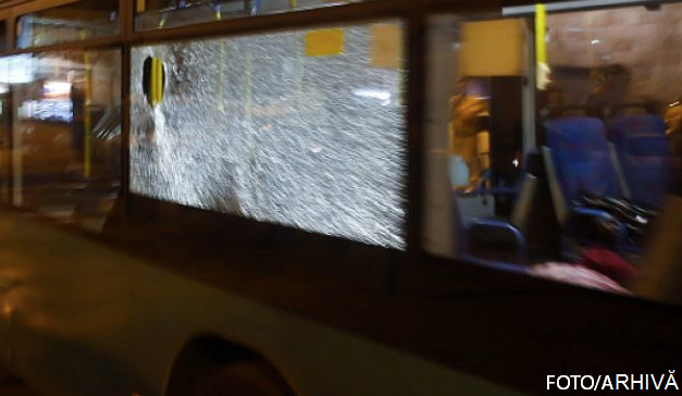 Două autobuze Vertrantis, atacate cu pietre în centrul Bârladului