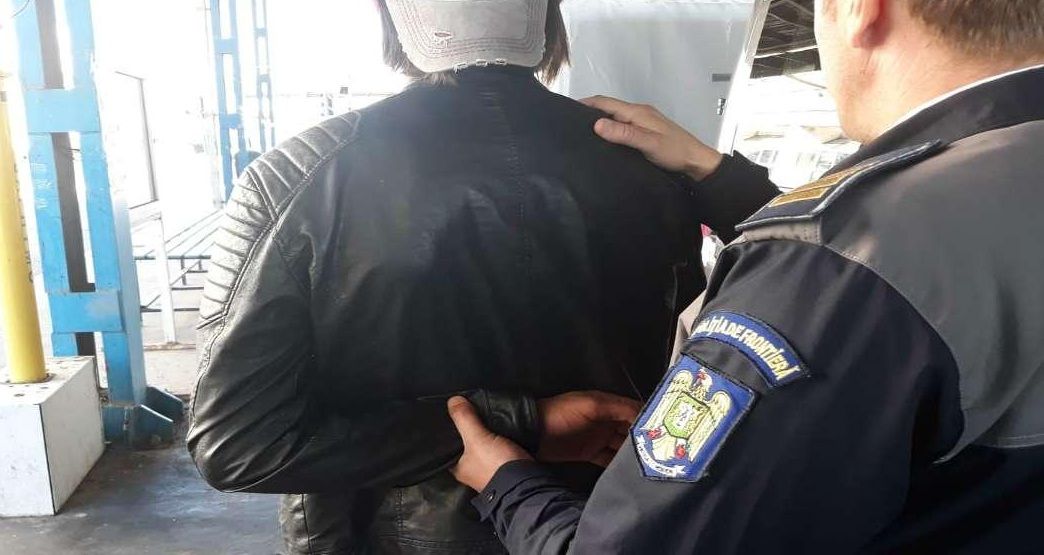 Urmărit internațional, condamnat la 20 de ani de închisoare, depistat la controlul de frontieră