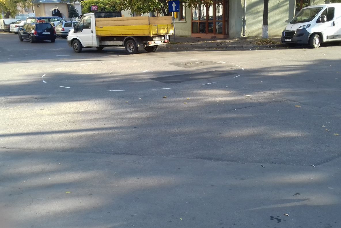 Sensul giratoriu de la Bârlad, din zona Poliției, prinde contur