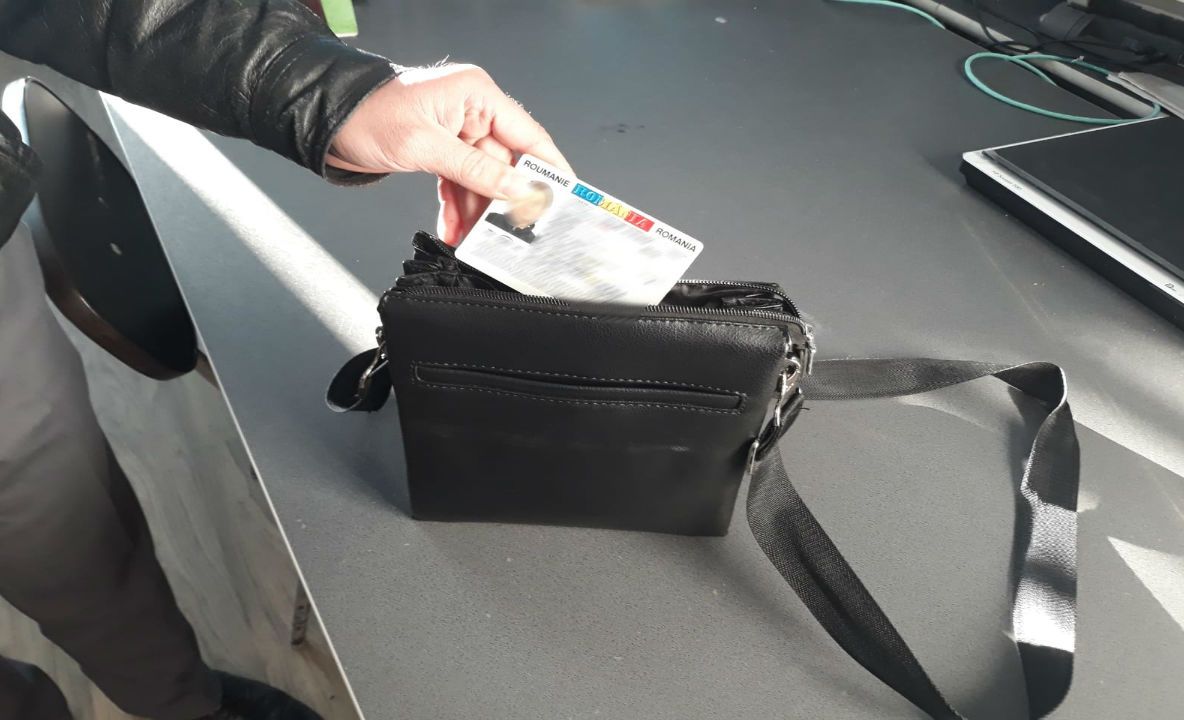 Dosar penal pentru identitate falsă