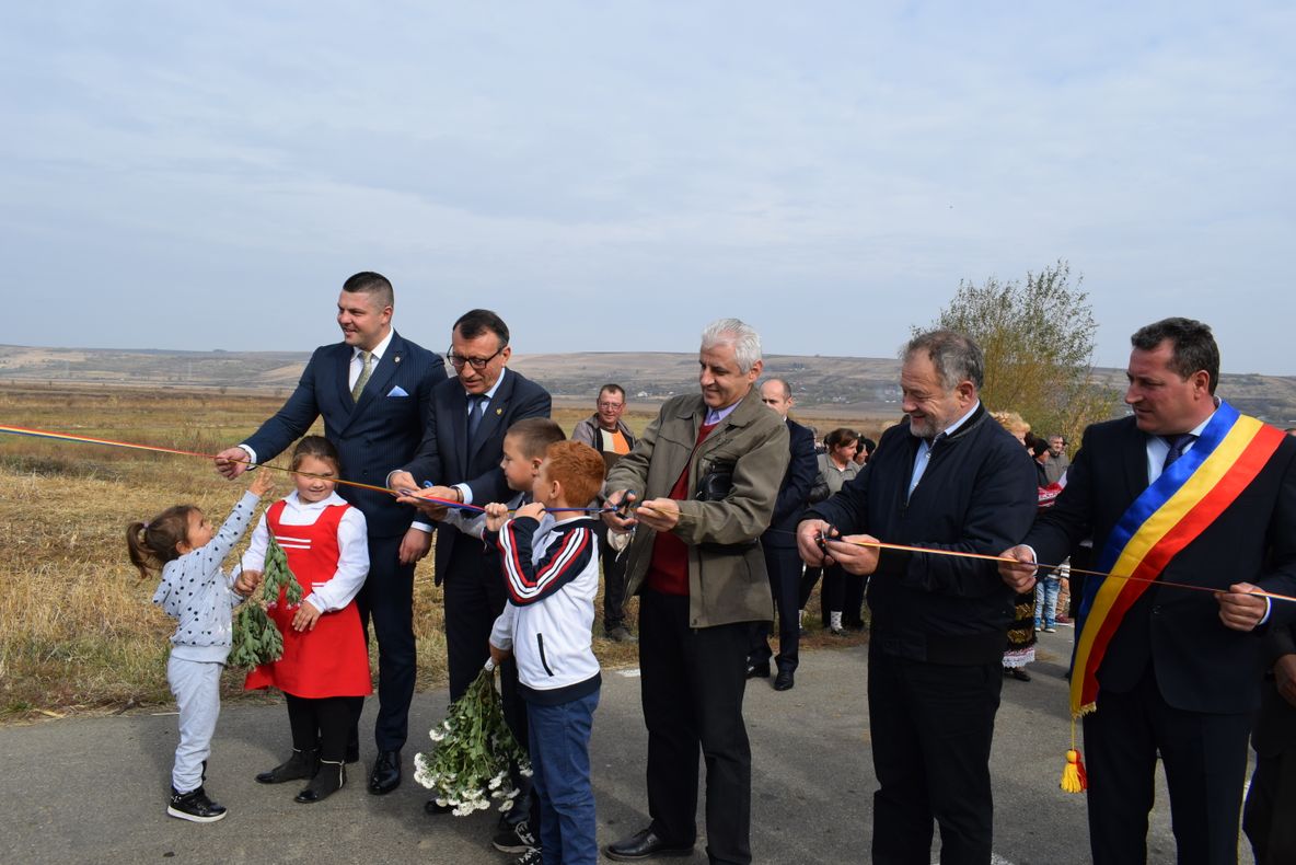 Drum asfaltat prin PNDL, inaugurat la Brăhășoaia