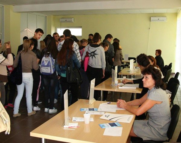 Absolvenții sunt așteptați la o nouă Bursă a locurilor de muncă