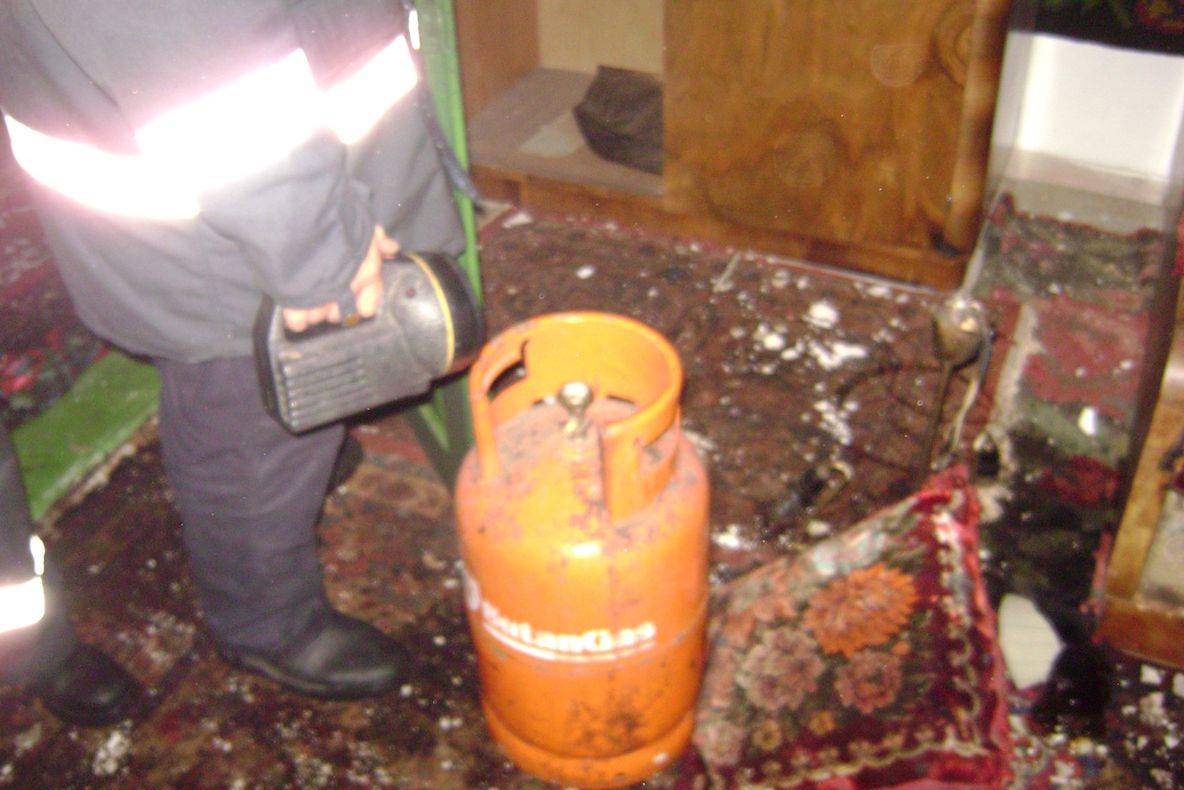 Explozie de butelie la Tăcuta: un bătrân de 81 de ani, a ajuns la spital