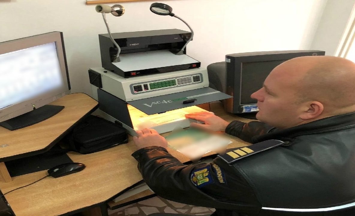 Șofer cu permis necorespunzător depistat la controlul de frontieră