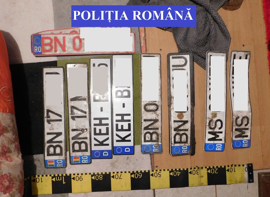 Descoperiți la controlul de frontieră cu cărţi de identitate false în portmoneu