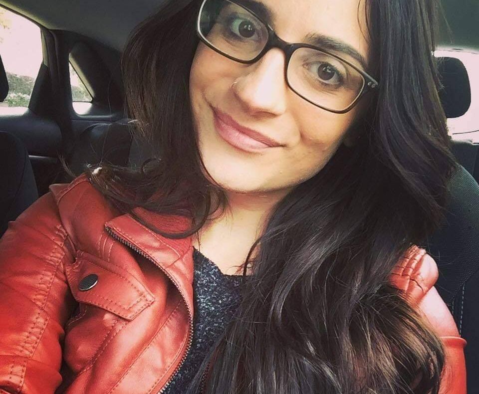 O tânără din județul Vaslui își caută familia la 27 de ani după adopție