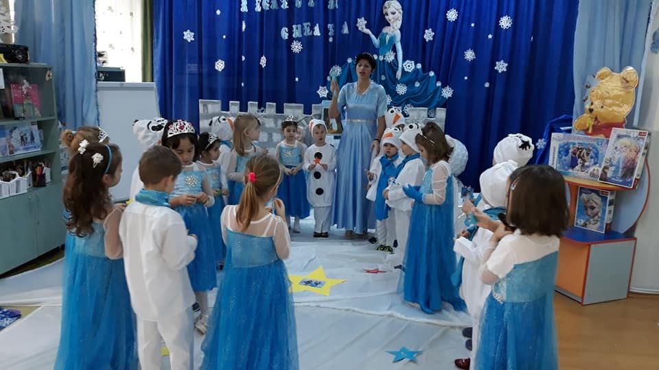 FOTO: Regatul de gheață, pus în scenă la Grădinița nr.3 Vaslui