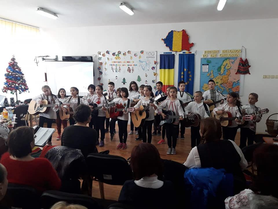 ”Obiceiuri, datini și folclorul din zona mea”