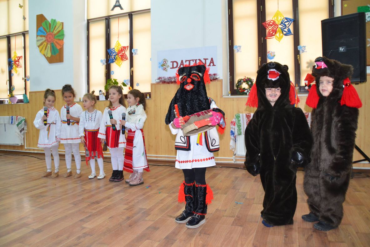 Maratonul tradițiilor la Festivalul ”Datina”