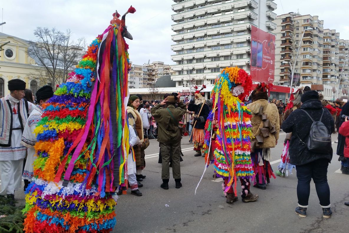 Un permis de conducere fals și trei infracțiuni