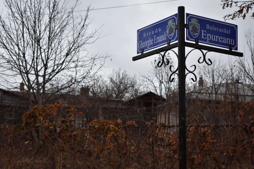 Bârlad:  Indicatoare noi cu denumirile străzilor - FOTO