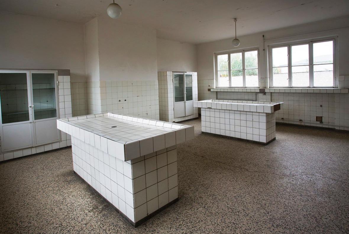 Trupul unui nou-născut decedat, stă de 2 luni la morga din Vaslui!