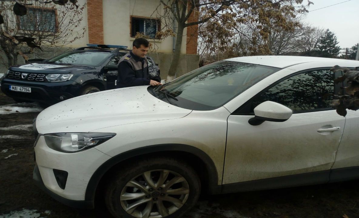 Mazda CX-5 furată din Italia, descoperită la controlul de frontieră