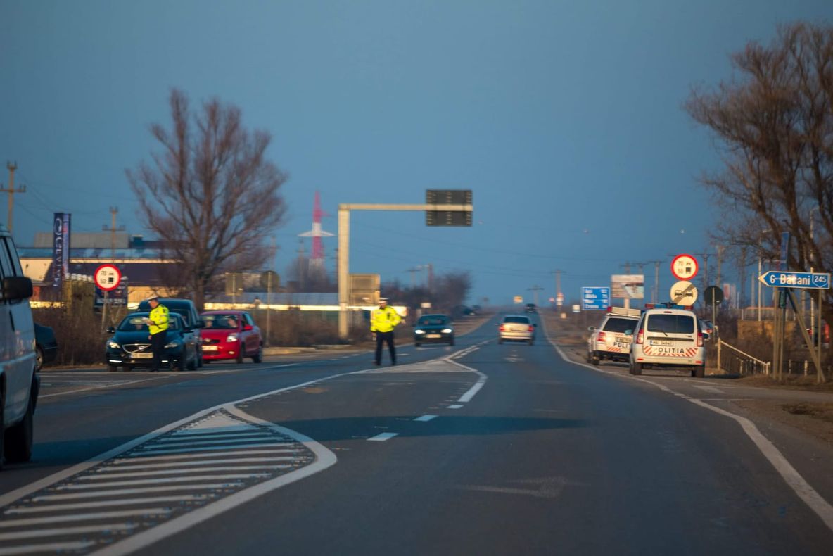 Zeci de sancțiuni aplicate de polițiști șoferilor indisciplinați