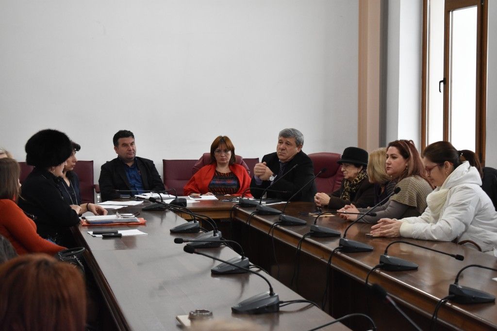 Problemele asistentelor din cabinetele medicale școlare, pe masa primarului Dumitru Boroș