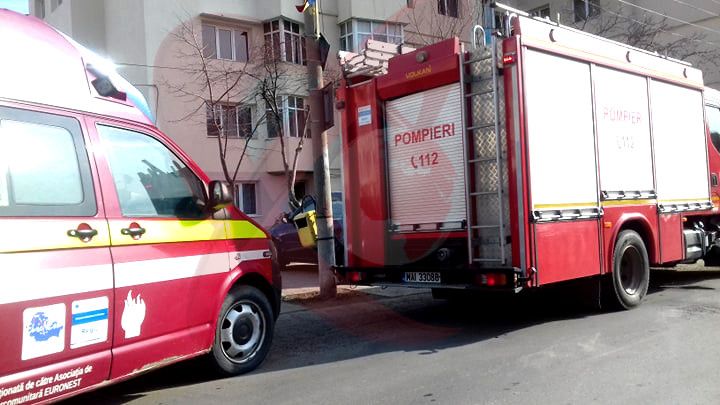 Bârlad: o minoră în vârstă de 16 ani, s-a închis în baie și a luat pastile, după o ceartă cu părinții