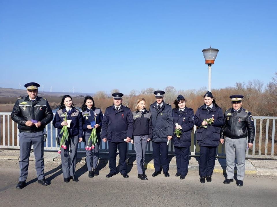 Schimb de mărțișoare între polițiștii de frontieră de la Vaslui și cei de la Leușeni