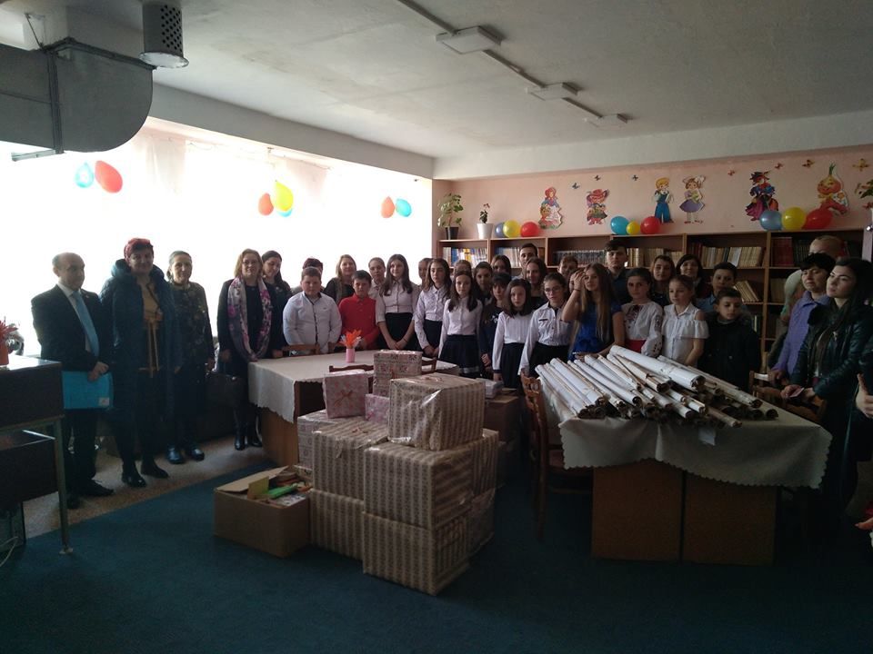 Donație de cărți pentru elevii Școlii din Sârma, R.Moldova