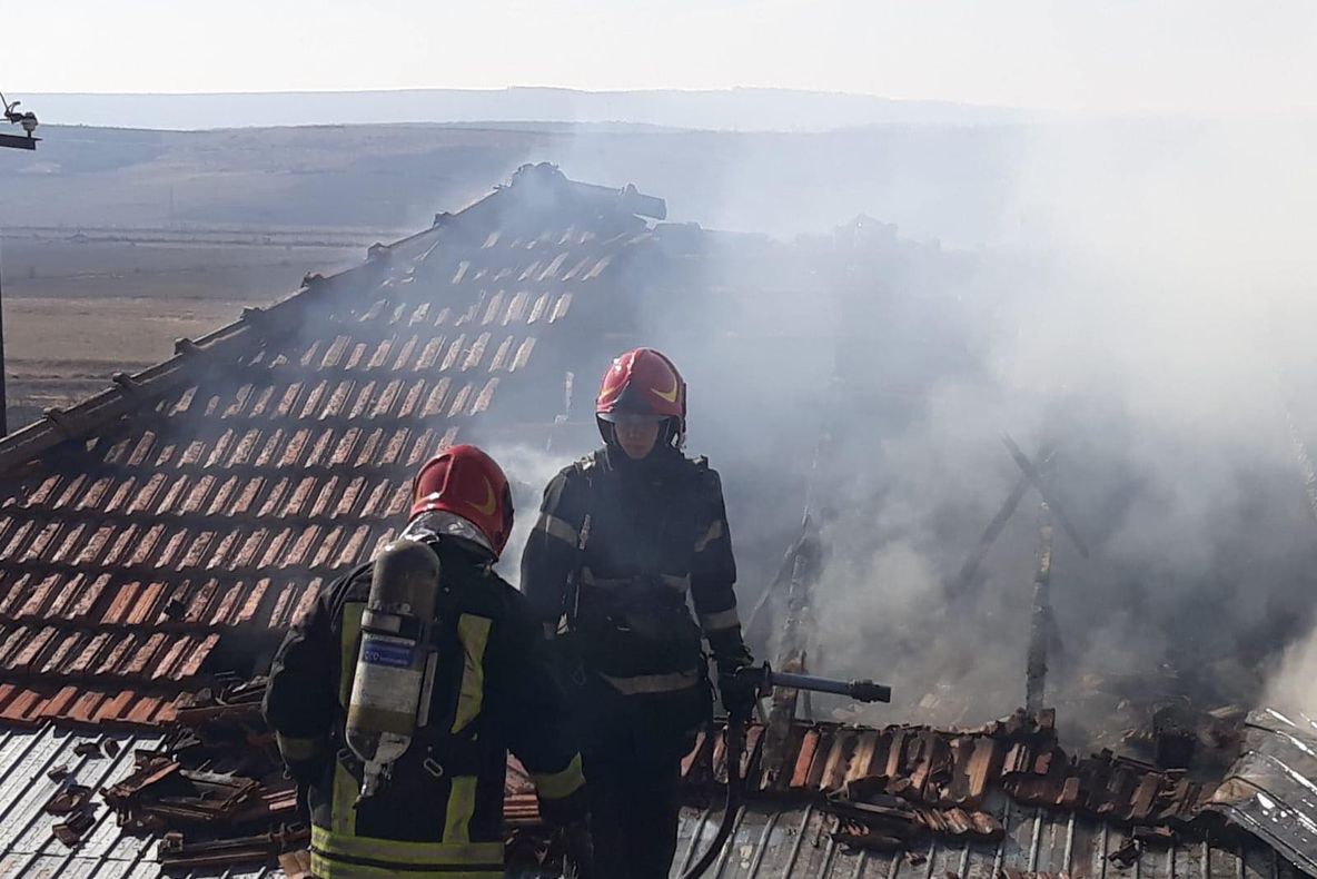 Val de intervenții ale pompierilor în ultimele 24 de ore