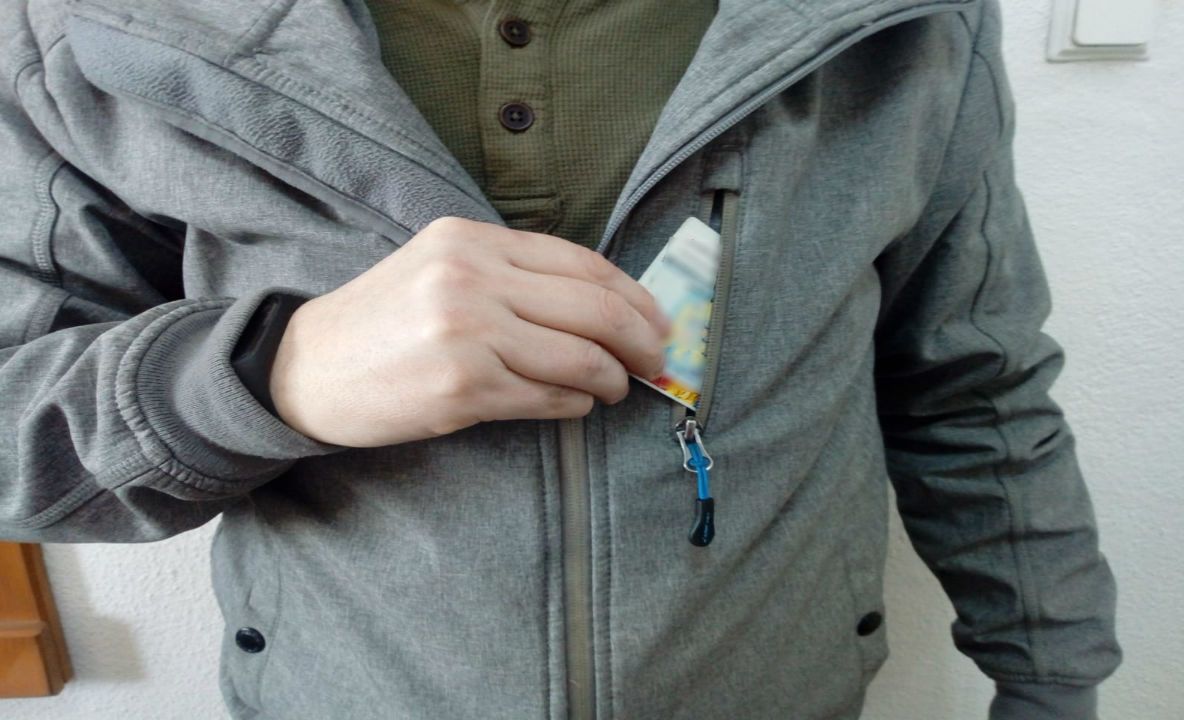 Carte de identitate falsă, depistată la controlul de frontieră