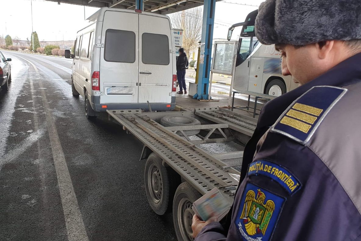 Șoferi necorespunzători depistați la controlul de frontieră