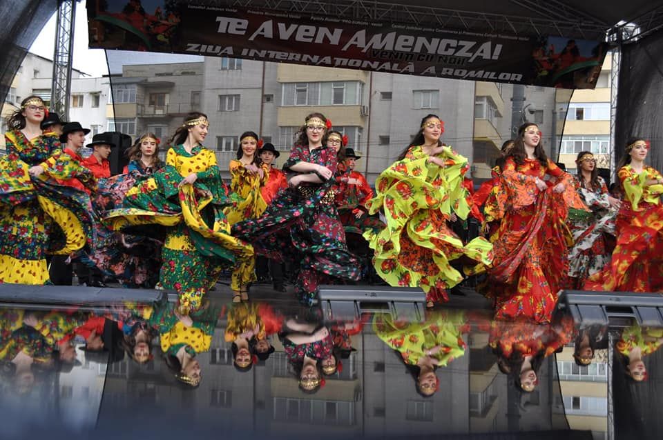 Țiganii au petrecut de Ziua lor