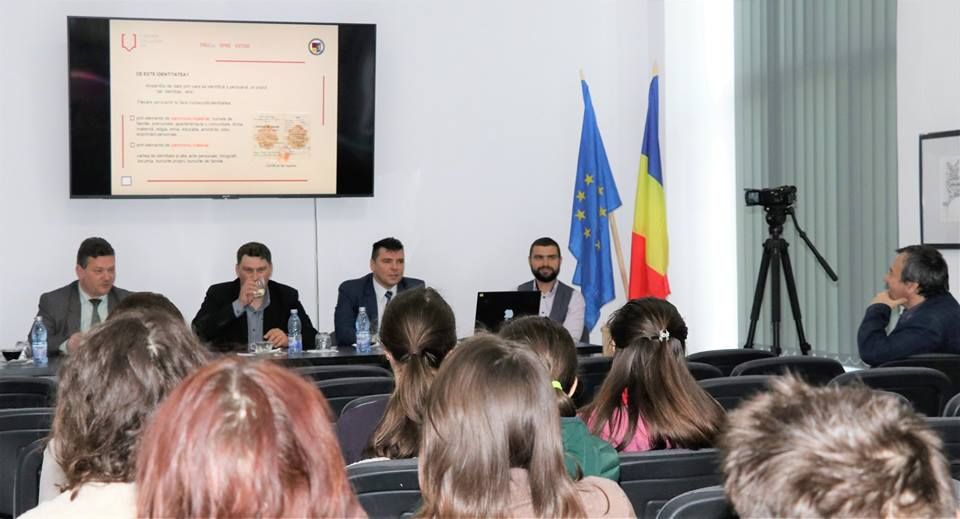 Elevii vasluieni au aflat despre ”Patrimoniul românesc – parte a patrimoniului european”