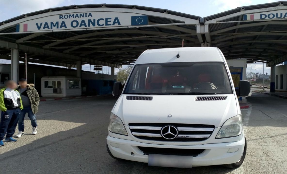 Carte de identitate falsă, descoperită la controlul de frontieră