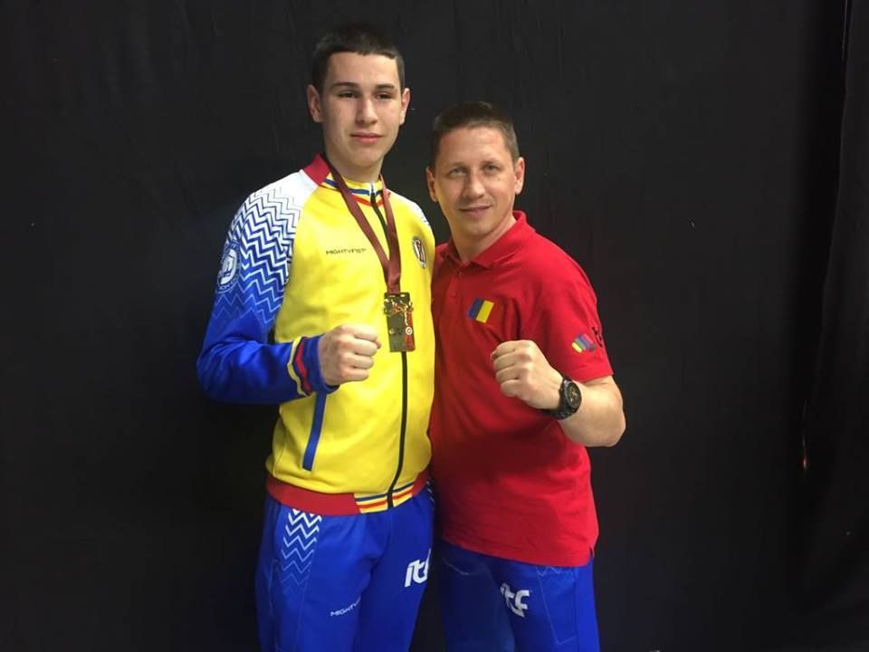 Aur cu echipa la Mondialele de taekwon-do