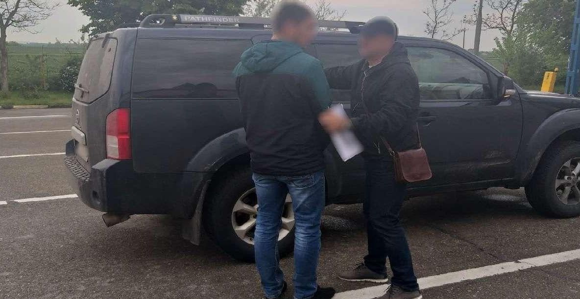 Bărbat cu cetăţenie română şi R. Moldova căutat de autorităţile din Cehia, depistat la controlul de frontieră