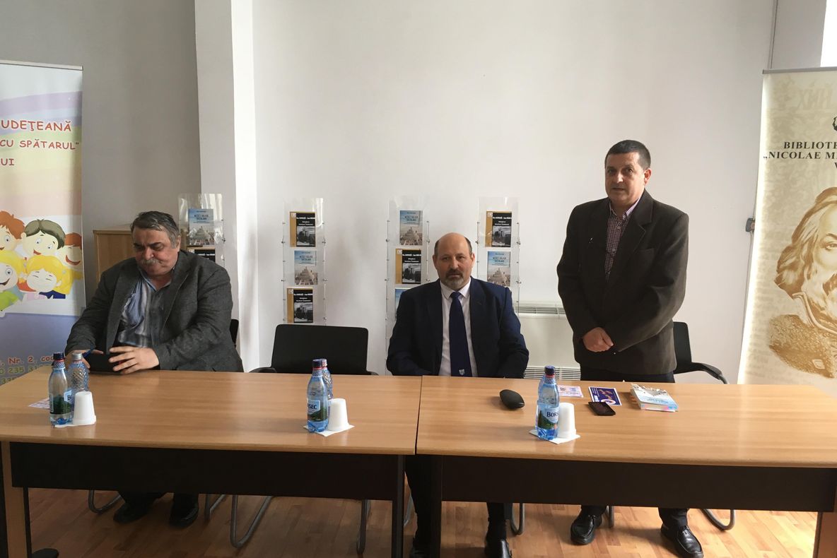 Noile religii, dezbătute la Biblioteca din Vaslui