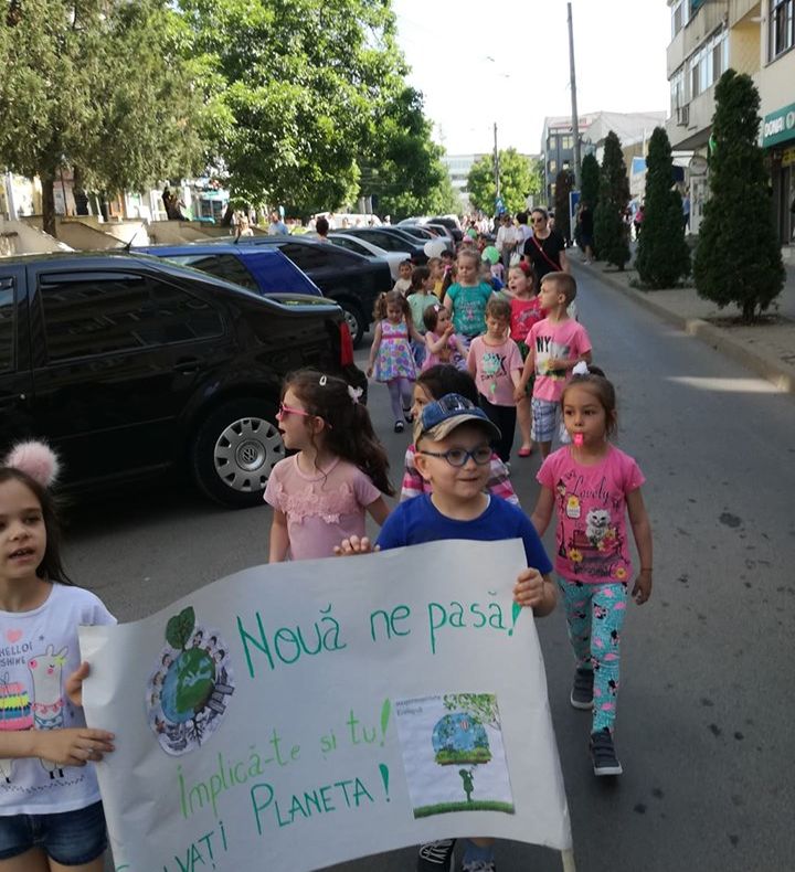 Marș ecologic pe străzile din municipiul Huși