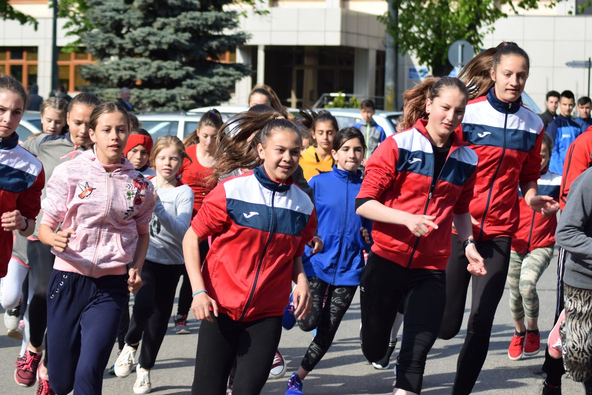 Competiții de ciclism și cros, de Ziua Tineretului