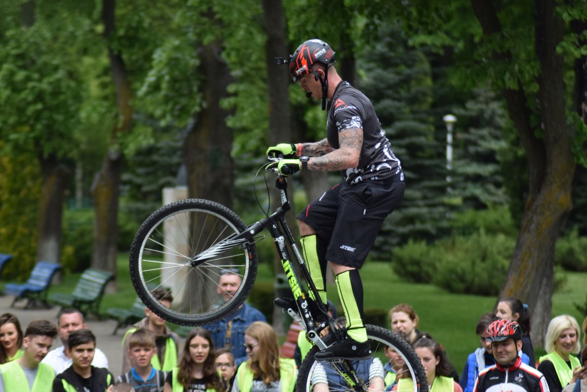 Show pe bicicletă cu Gabi Orban la Vaslui