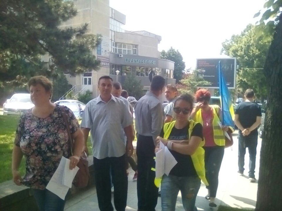 Salariații de la Transurb Vaslui au pichetat Primăria